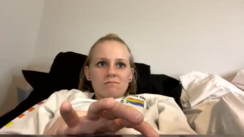 Snapshot of goddessfeyaa chatting on 18, 12, 2024 feyaa22 online show from 18, 12, 2024