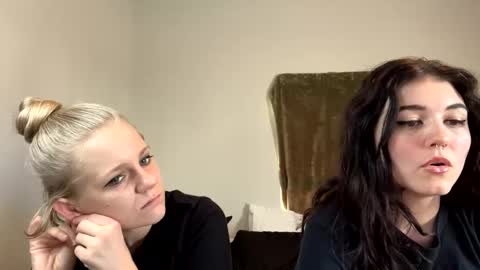 Snapshot of goddessfeyaa chatting on 20, 12, 2024 feyaa22 online show from 20, 12, 2024