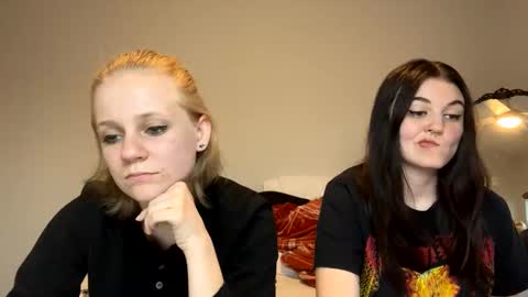 Snapshot of goddessfeyaa chatting on 4, 1, 2025 feyaa22 online show from 4, 1, 2025