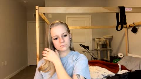Snapshot of goddessfeyaa chatting on 13, 1, 2025 feyaa22 online show from 13, 1, 2025