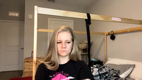Snapshot of goddessfeyaa chatting on 23, 1, 2025 feyaa22 online show from 23, 1, 2025