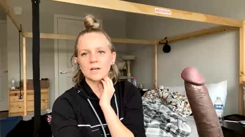 Snapshot of goddessfeyaa chatting on 1, 2, 2025 feyaa22 online show from 1, 2, 2025
