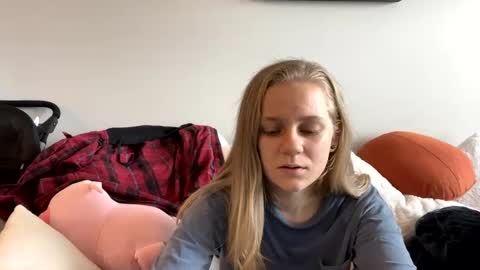 Snapshot of goddessfeyaa chatting on 19, 2, 2025 feyaa22 online show from 19, 2, 2025