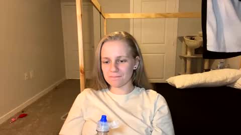 Snapshot of goddessfeyaa chatting on 1, 3, 2025 feyaa22 online show from 1, 3, 2025