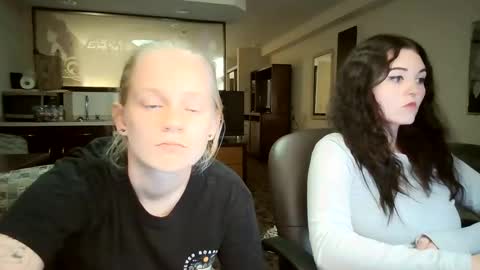 Snapshot of goddessfeyaa chatting on 24, 9, 2025 feyaa22 online show from 24, 9, 2025