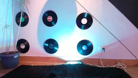 Julieta online show from 4, 2, 2026