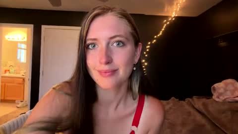 Snapshot of goddessquinncy chatting on 19, 6, 2026 goddessquinncy online show from 19, 6, 2026