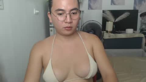 Snapshot of goldbella_ chatting on 7, 5, 2026 bella online show from 7, 5, 2026