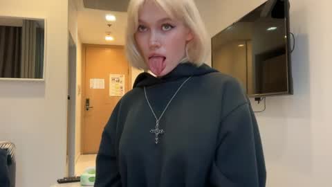 Aline meow   online show from 5, 4, 2026