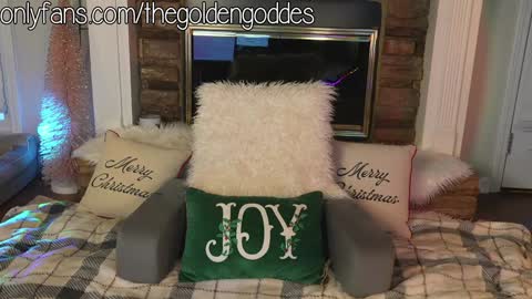 Snapshot of goldengoddessxxx chatting on 14, 11, 2025 Sammy online show from 14, 11, 2025