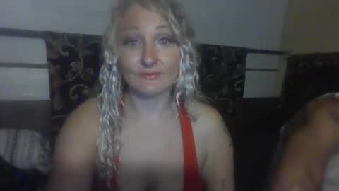 Snapshot of goldenluxe chatting on 20, 9, 2025 goldenluxe online show from 20, 9, 2025