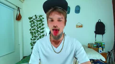 Snapshot of goldy_loyal99 chatting on 8, 2, 2026 Goldy Loyal93 online show from 8, 2, 2026