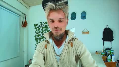 Snapshot of goldy_loyal99 chatting on 15, 2, 2026 Goldy Loyal93 online show from 15, 2, 2026