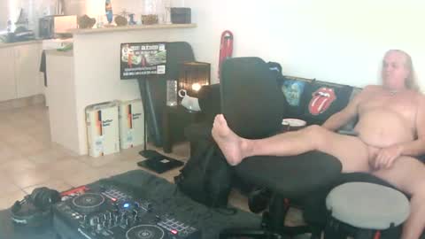 Snapshot of goldyguy011 chatting on 8, 7, 2026 goldyguy011 online show from 8, 7, 2026