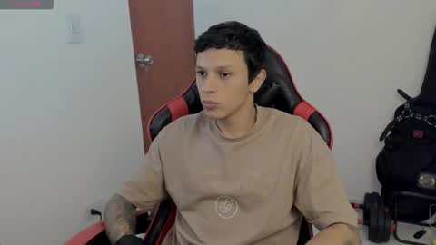 Snapshot of goodboy69i chatting on 4, 10, 2025 goodboy69i online show from 4, 10, 2025