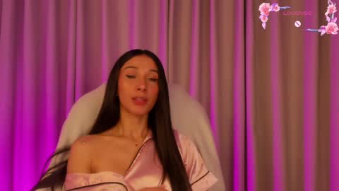 Snapshot of gorgeous_brunette chatting on 3, 2, 2025 Rose online show from 3, 2, 2025