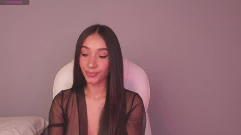 Snapshot of gorgeous_brunette chatting on 1, 4, 2026 Rose online show from 1, 4, 2026
