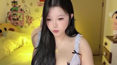 Snapshot of gorgeous_girl33 chatting on 8, 10, 2025 gorgeous girl33 online show from 8, 10, 2025