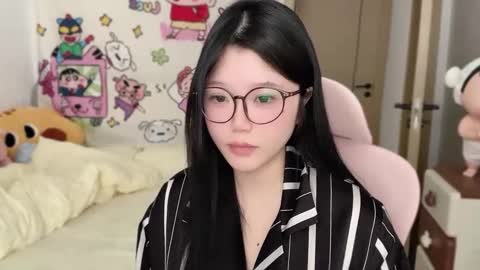 Snapshot of gorgeous_girl33 chatting on 15, 11, 2025 gorgeous girl33 online show from 15, 11, 2025