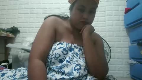 gorgeousselenaxx online show from 2, 1, 2025