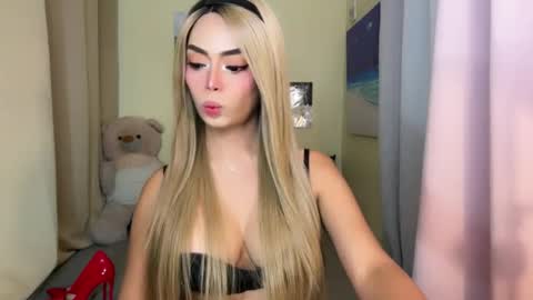 Snapshot of gorgeoustransgirl chatting on 5, 2, 2026 Emmy online show from 5, 2, 2026