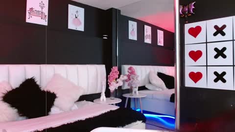 Meredith Alessandra online show from 23, 1, 2025