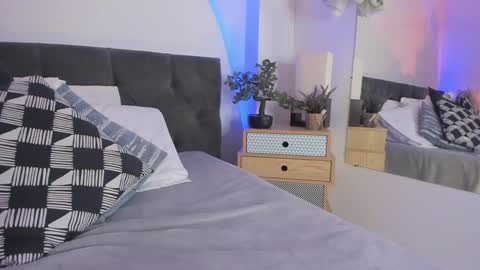 Snapshot of grace_duppon chatting on 1, 2, 2025 Grace online show from 1, 2, 2025