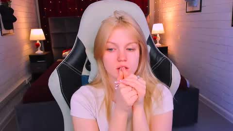 Grace Glamour online show from 25, 2, 2025