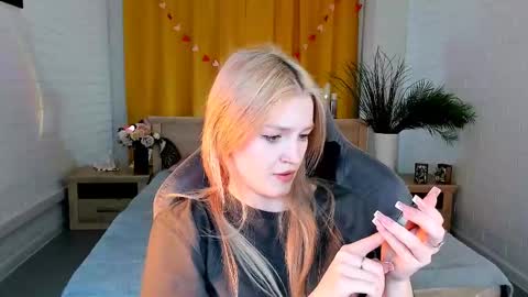 Grace Glamour online show from 4, 3, 2025