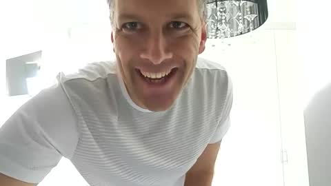 Snapshot of grattitude chatting on 15, 5, 2026 grattitude online show from 15, 5, 2026