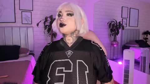   online show from 20, 11, 2025