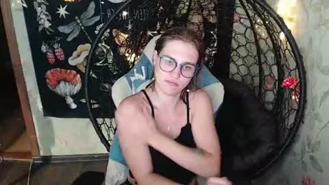 Snapshot of greenwitch9 chatting on 26, 7, 2026 Lina online show from 26, 7, 2026