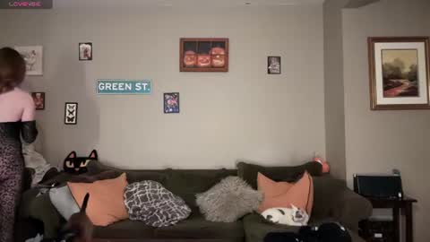 Snapshot of greenxxxqueen chatting on 20, 6, 2026 SexQueen Nikki online show from 20, 6, 2026