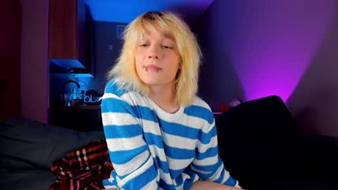 Greg-independent model online show from 6, 1, 2025