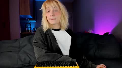 Greg-independent model online show from 20, 1, 2025