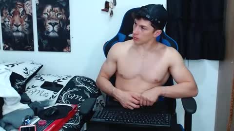 Snapshot of griego01 chatting on 5, 3, 2025 griego01 online show from 5, 3, 2025