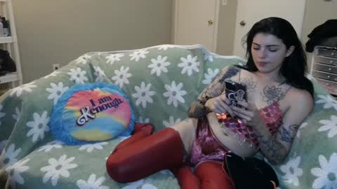 Snapshot of grumpytwo chatting on 19, 12, 2024 grumpytwo online show from 19, 12, 2024