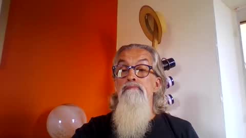 Snapshot of grybear60 chatting on 16, 9, 2025 Grybear online show from 16, 9, 2025