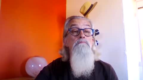 Snapshot of grybear60 chatting on 5, 10, 2025 Grybear online show from 5, 10, 2025