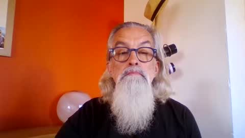 Snapshot of grybear60 chatting on 17, 10, 2025 Grybear online show from 17, 10, 2025