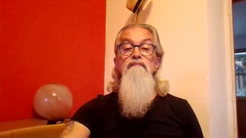 Snapshot of grybear60 chatting on 21, 10, 2025 Grybear online show from 21, 10, 2025