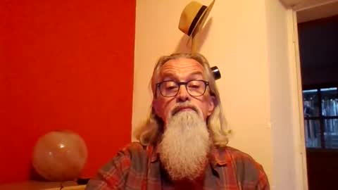 Snapshot of grybear60 chatting on 26, 10, 2025 Grybear online show from 26, 10, 2025