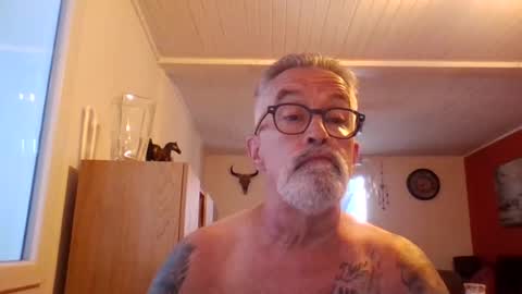 Snapshot of grybear60 chatting on 22, 6, 2026 Grybear online show from 22, 6, 2026