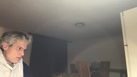 guardiannif_ online show from 4, 2, 2025