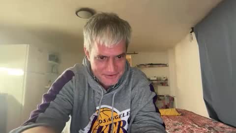 guardiannif_ online show from 3, 2, 2026