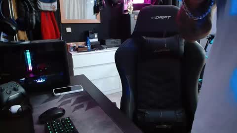 Guayaco  online show from 17, 11, 2025