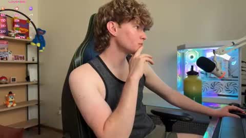Snapshot of gucciboi4 chatting on 9, 8, 2026 gucciboi4 online show from 9, 8, 2026