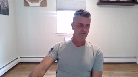 Snapshot of gudguy2025 chatting on 3, 11, 2025 gudguy2025 online show from 3, 11, 2025