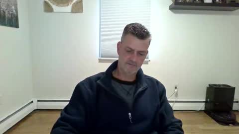 Snapshot of gudguy2025 chatting on 2, 12, 2025 gudguy2025 online show from 2, 12, 2025