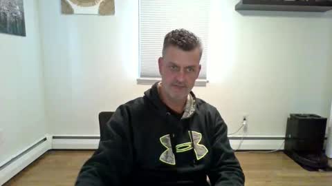 Snapshot of gudguy2025 chatting on 4, 12, 2025 gudguy2025 online show from 4, 12, 2025